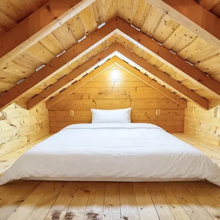 Magiy Cotteg Holiday home Nizhnyaya Rozhanka